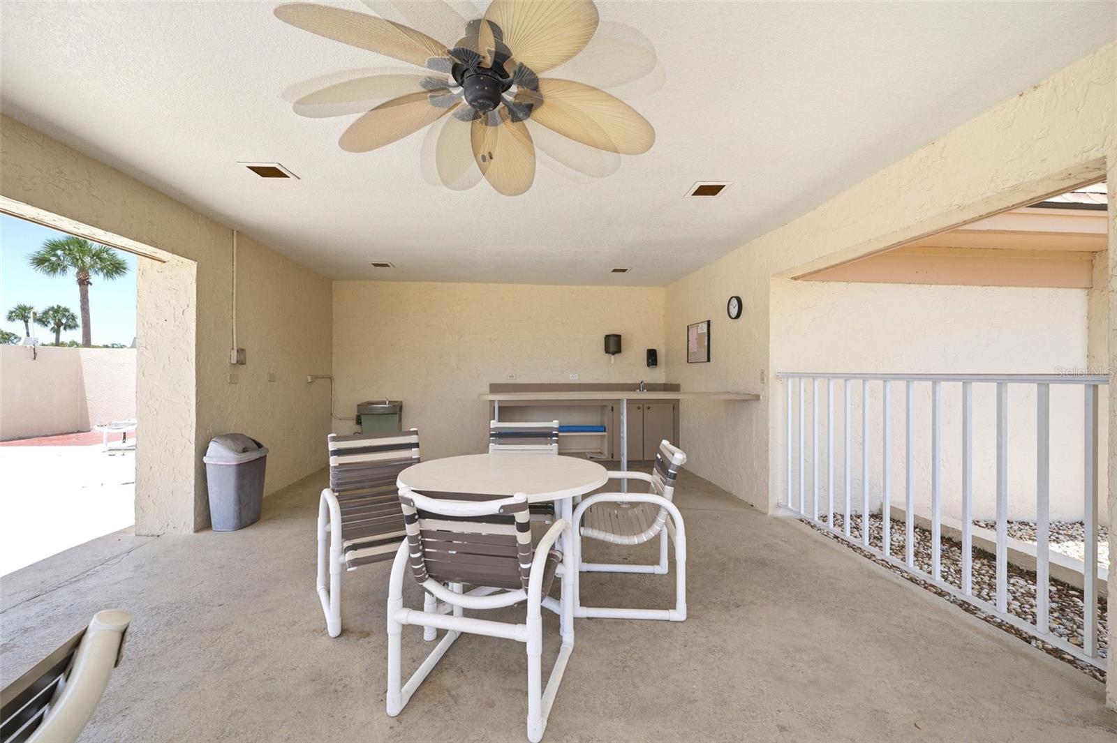11210 Carriage Hill Dr #5 Property Photo 40