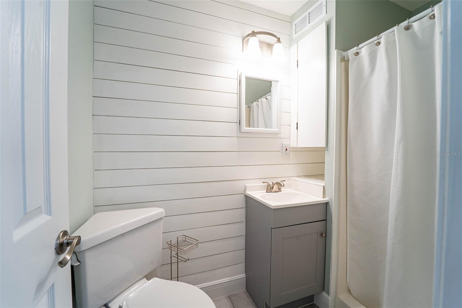 4825 Floramar Ter Property Photo 6