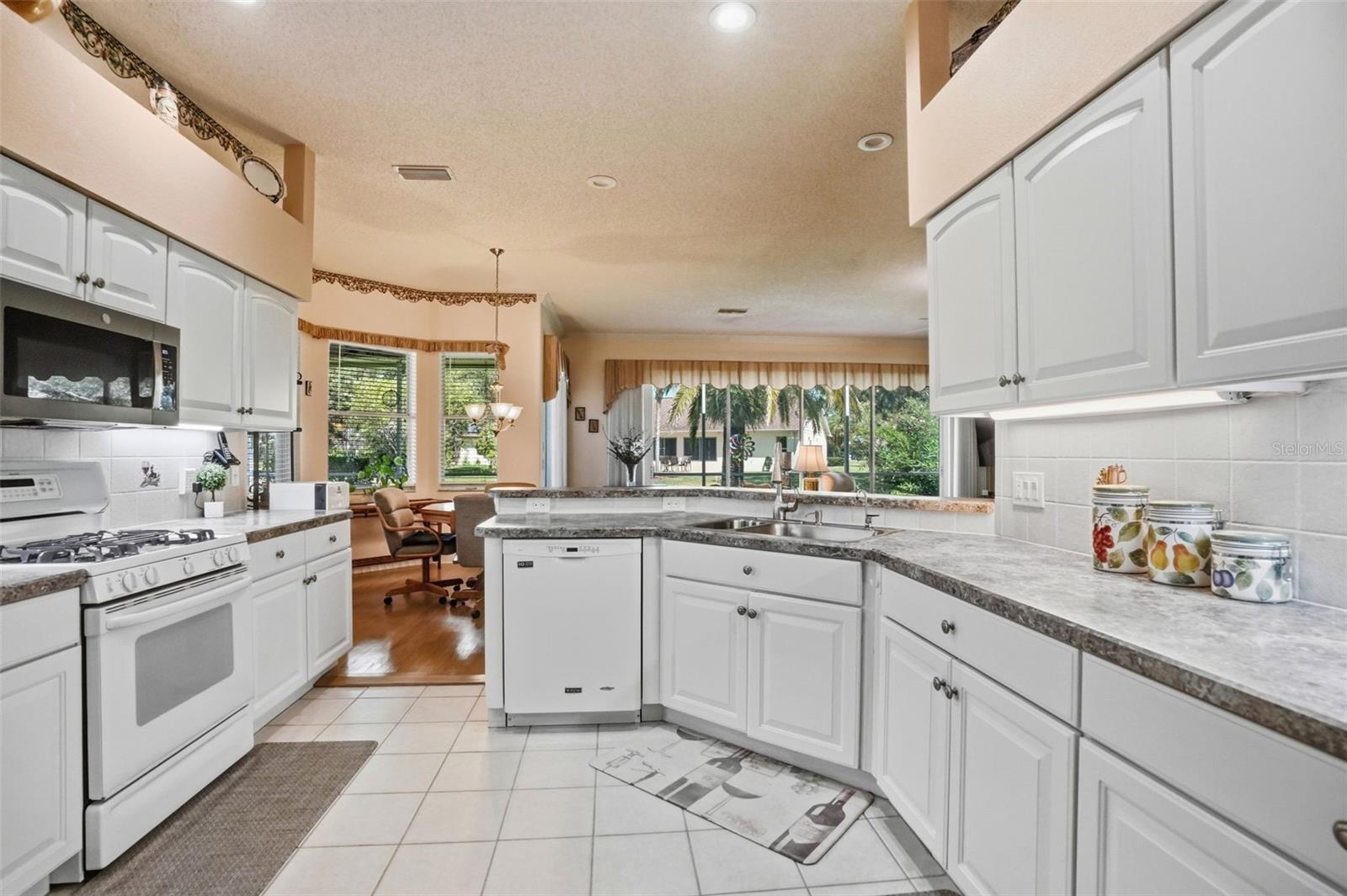 1430 Canberley Ct Property Photo 13