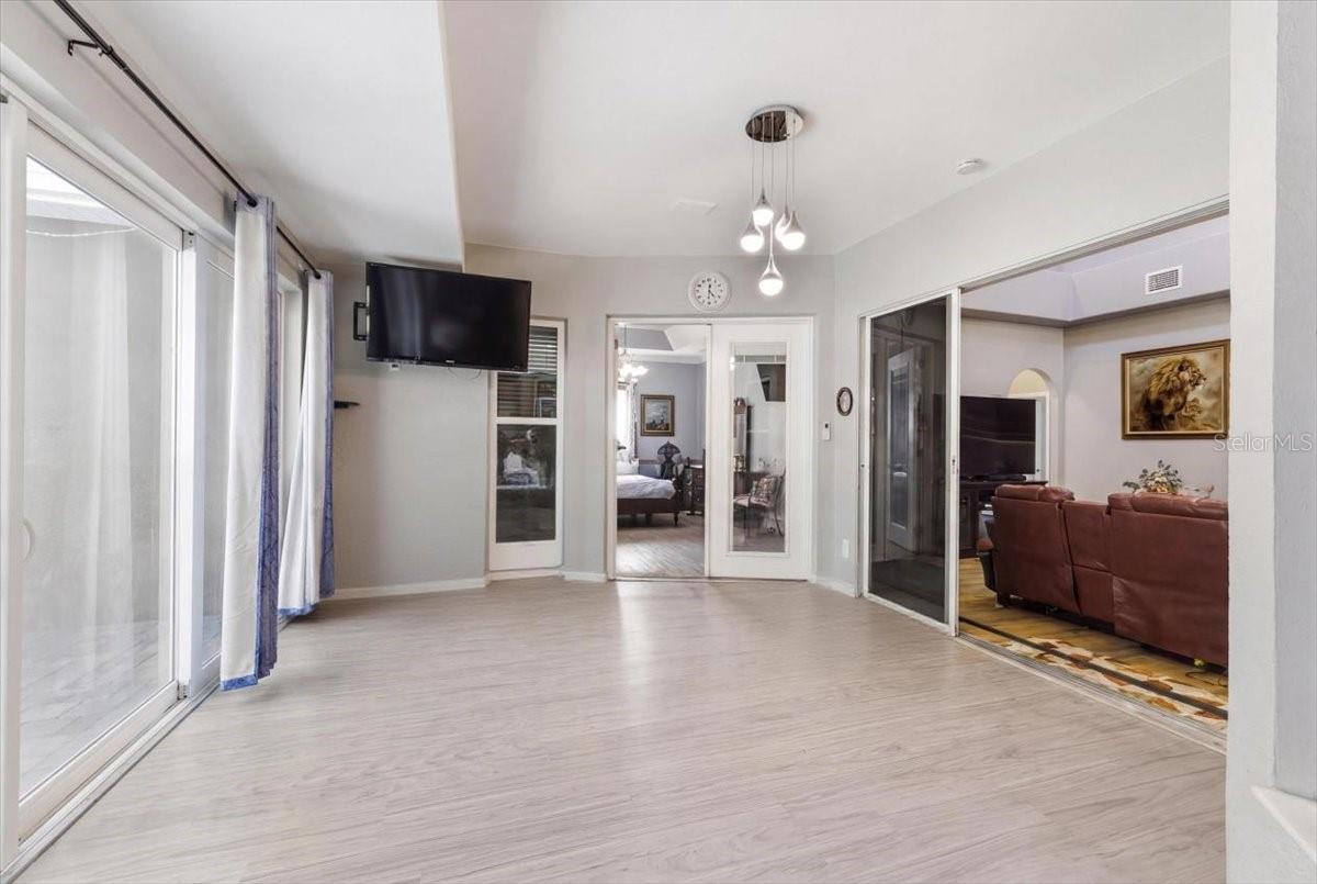 2818 Shipston Ave Property Photo 15