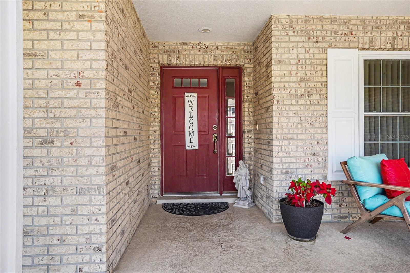 113 Shaddock Dr Property Photo 3