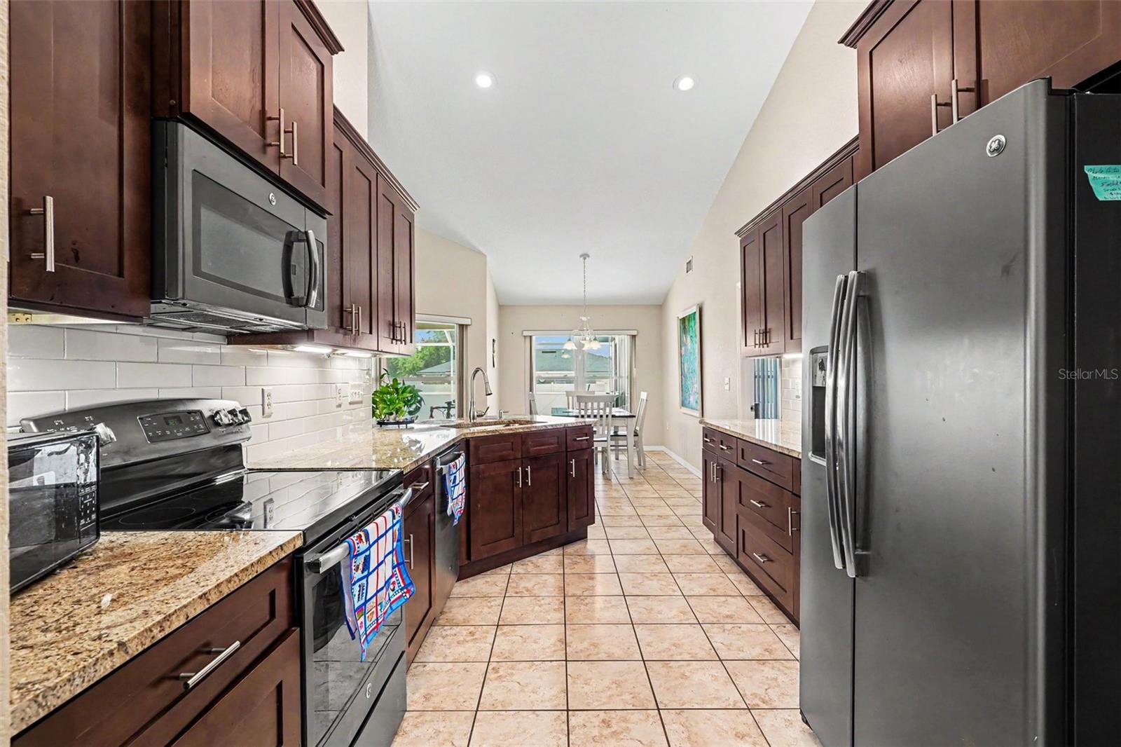 113 Shaddock Dr Property Photo 11