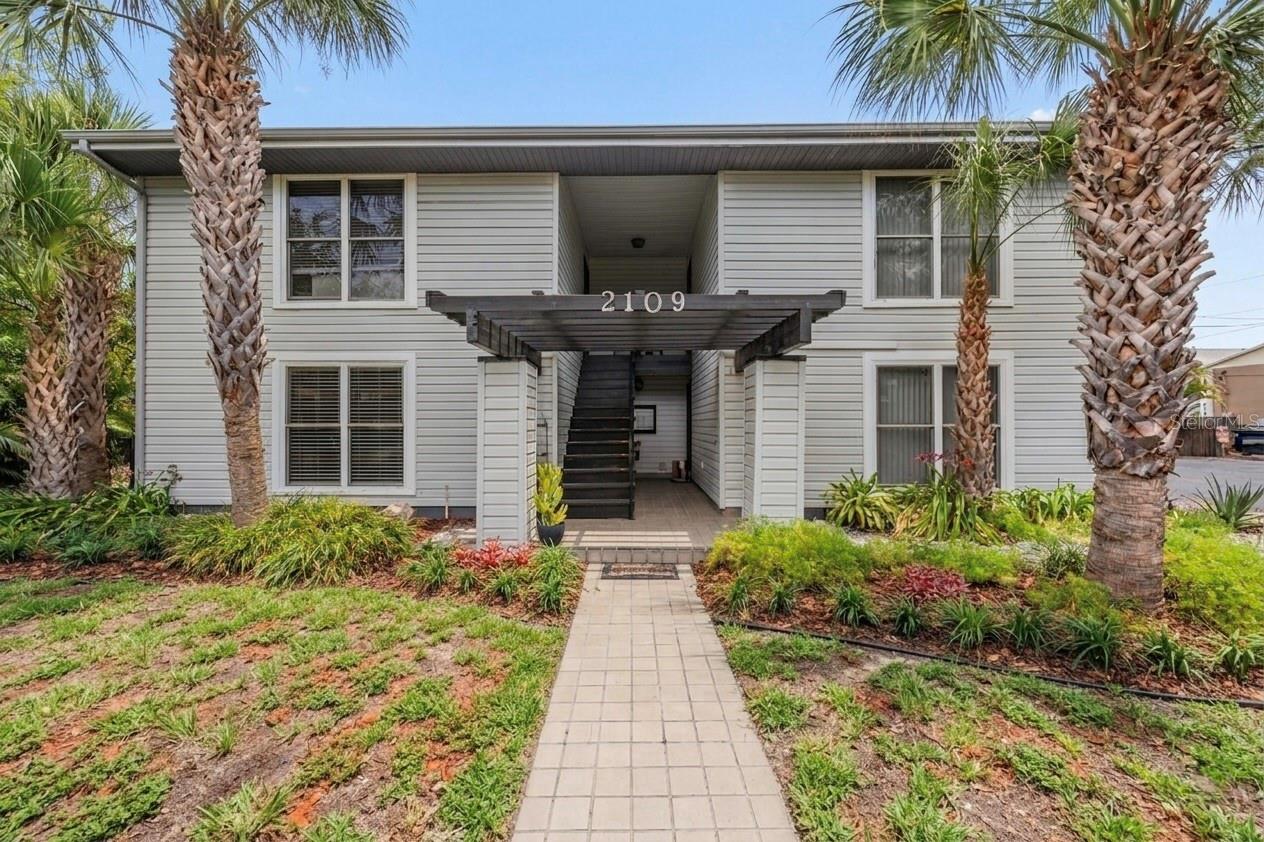 2109 W De Leon St Property Photo 1