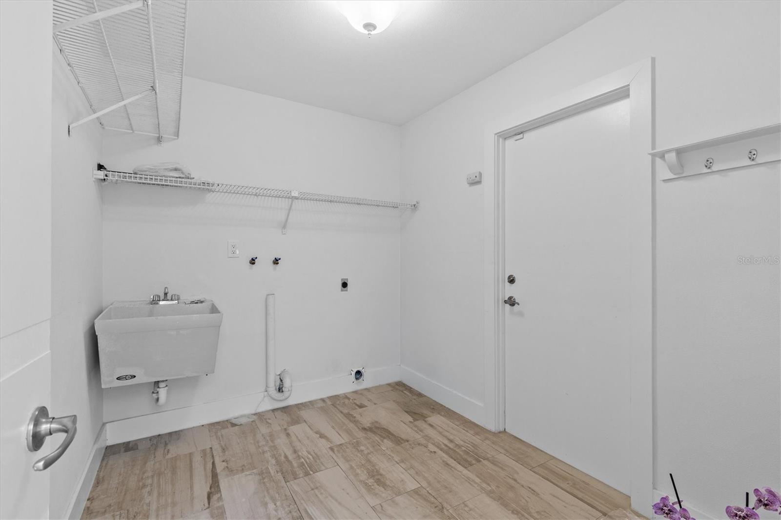 13915 Whisperwood Dr Property Photo 48