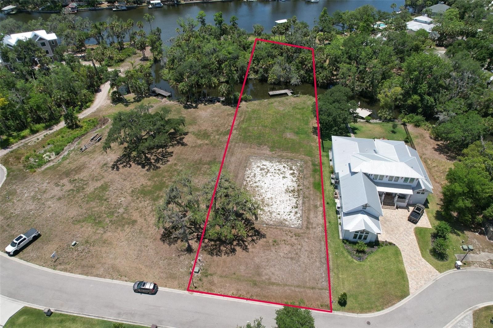 8325 ALAFIA POINTE DR Property Photo 1