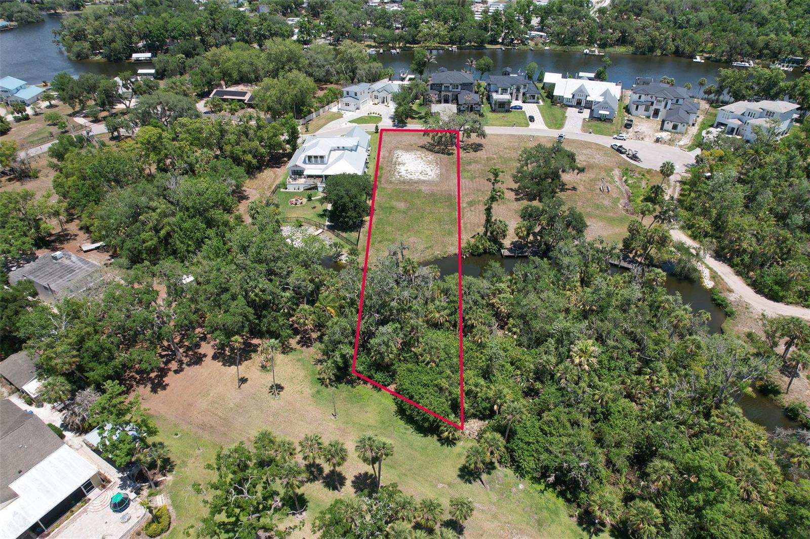 8325 Alafia Pointe Dr Property Photo 4