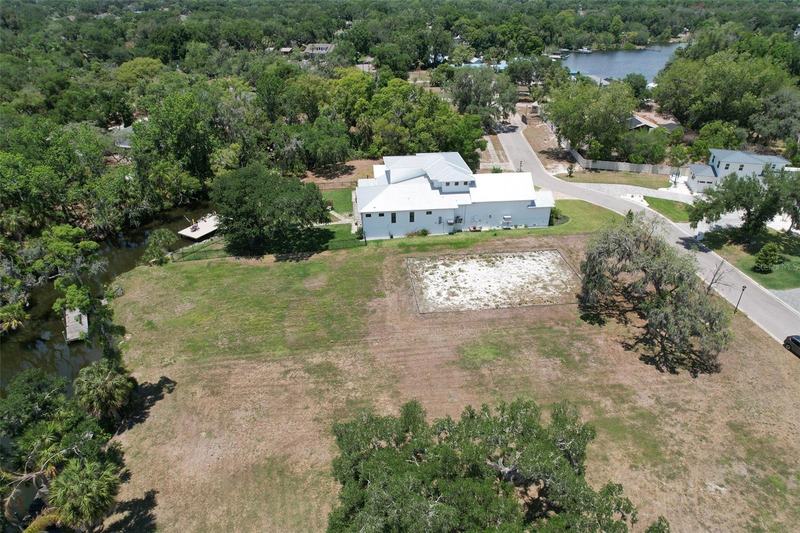 8325 Alafia Pointe Dr Property Photo 9
