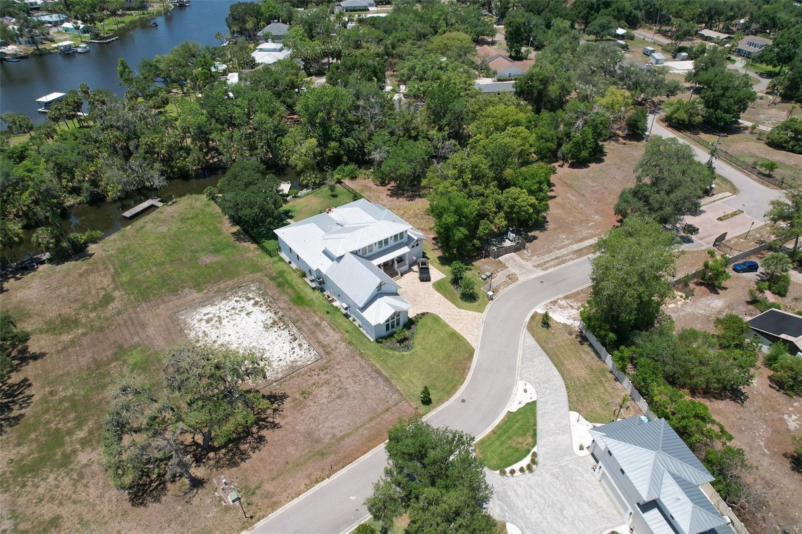 8325 Alafia Pointe Dr Property Photo 11