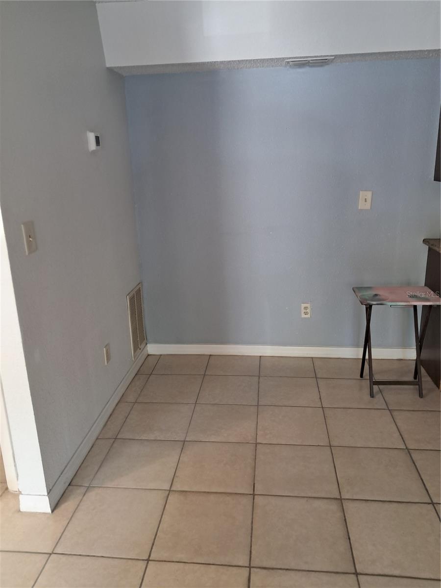 TB8507333 Property Photo 7