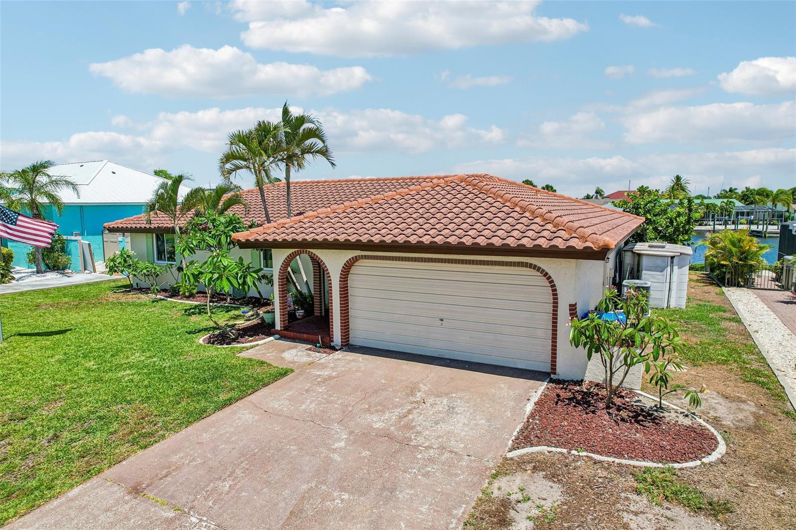 801 Flamingo Dr Property Photo 6