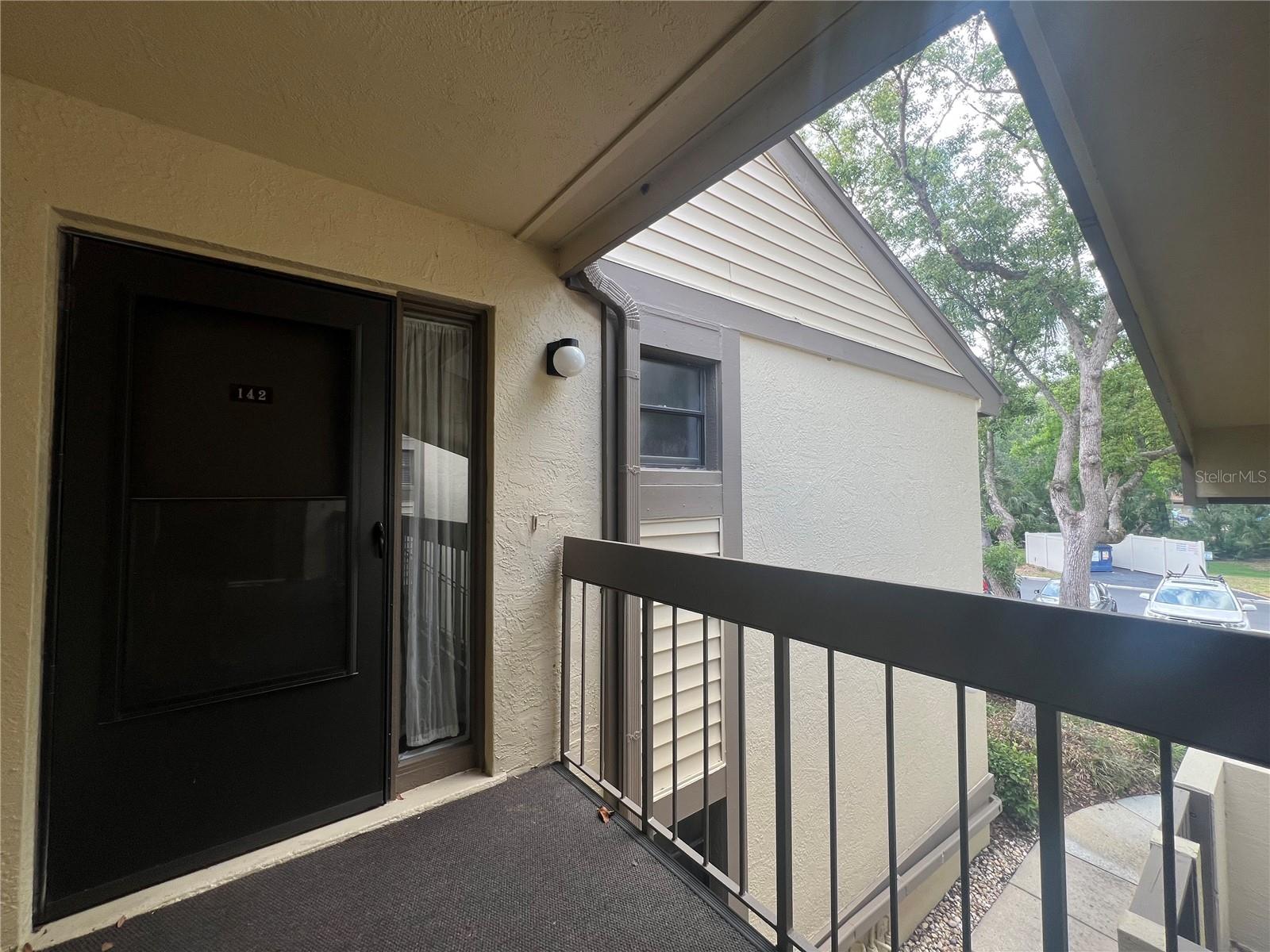 142 Woodlake Wynde #48 Property Photo 2