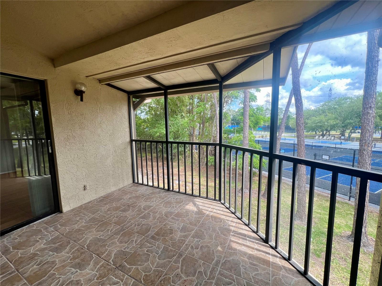142 Woodlake Wynde #48 Property Photo 10