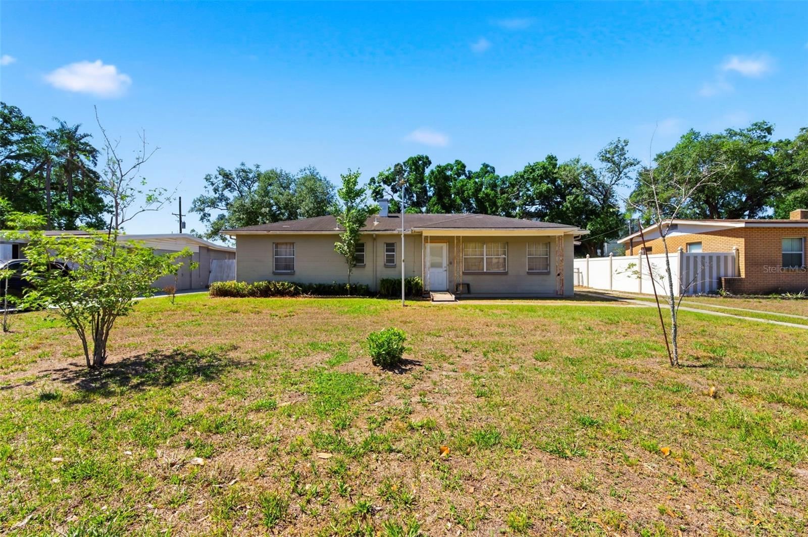 1712 W Ferris Ave Property Photo 1