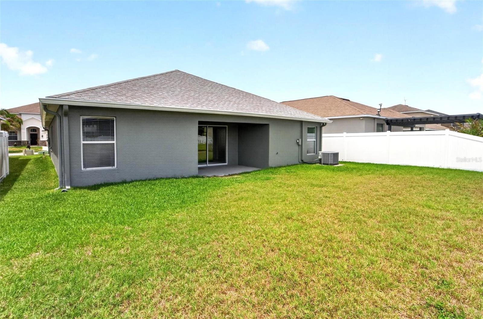 13128 Royal Pines Ave Property Photo 3