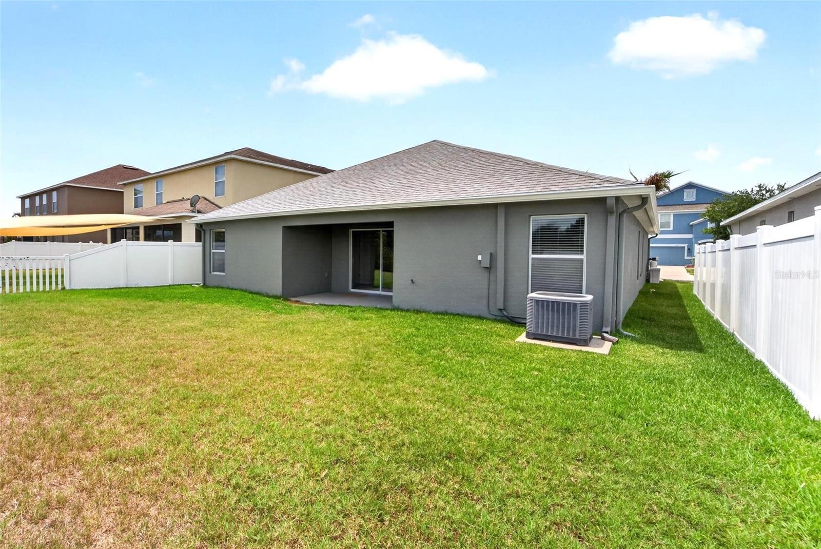 13128 Royal Pines Ave Property Photo 4