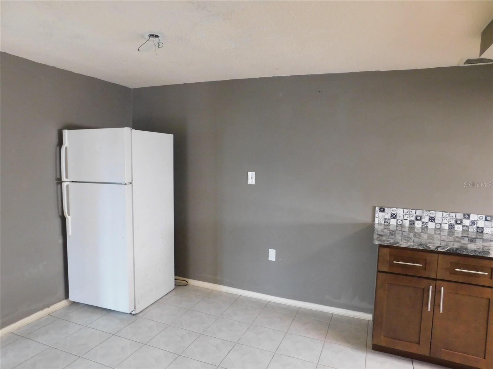 3220 Coldwell Dr Property Photo 3