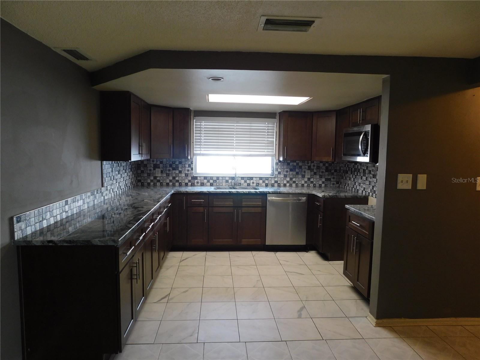 3220 Coldwell Dr Property Photo 4