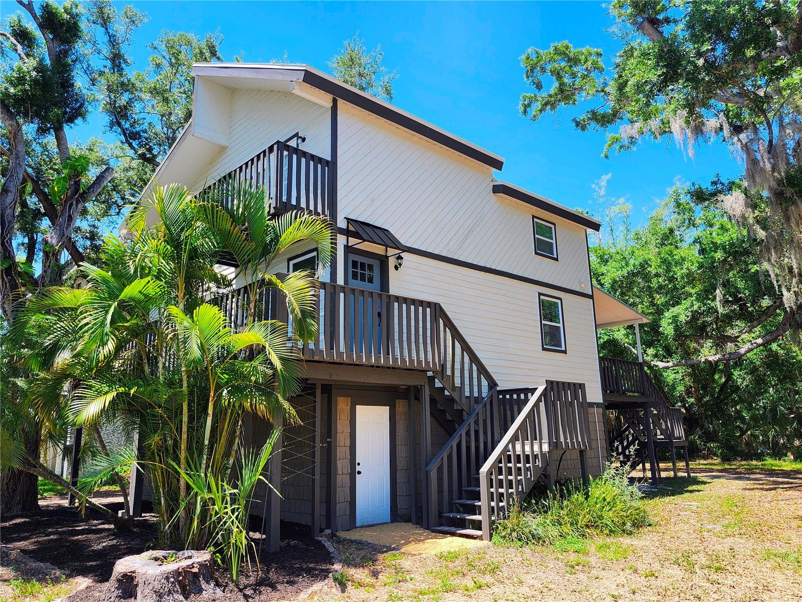 3071 HURON AVE Property Photo 1