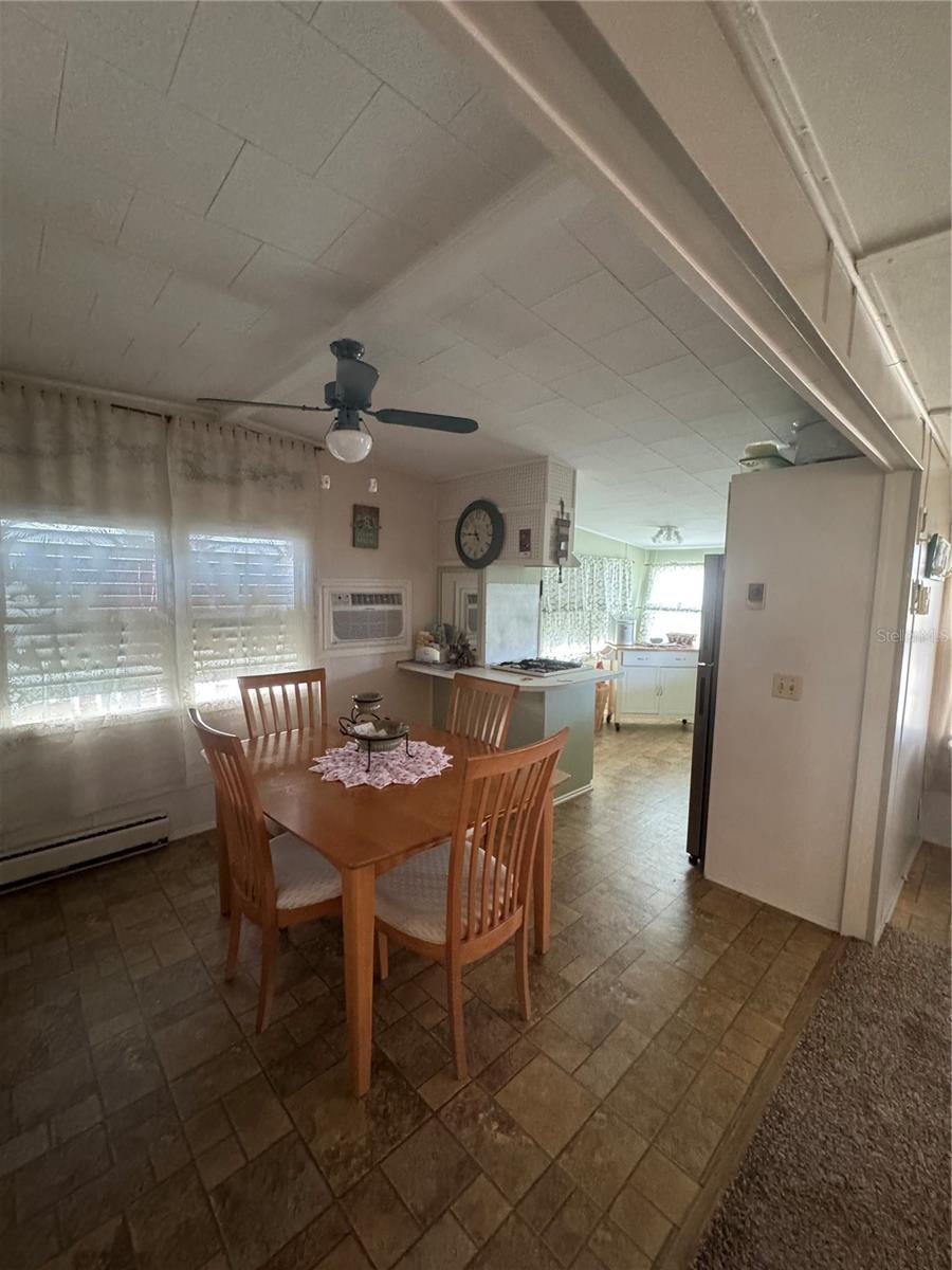118 52nd Ave W Property Photo 5