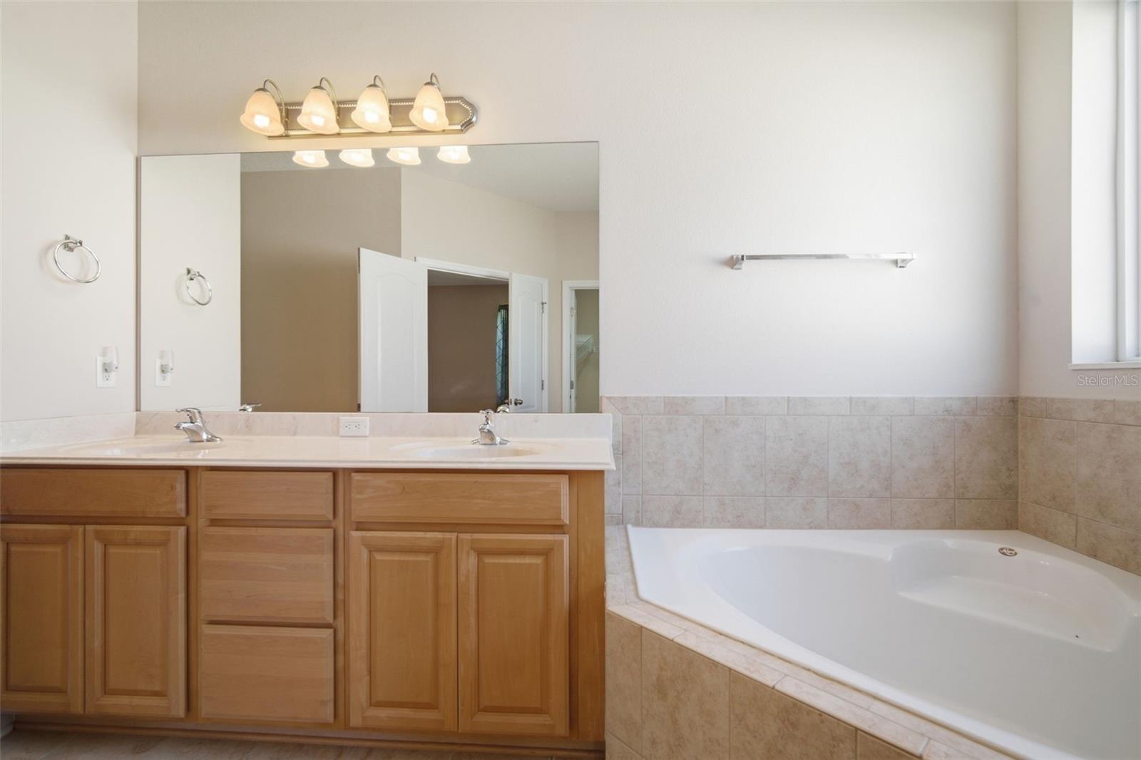 1520 Rhodeswell Ln Property Photo 32