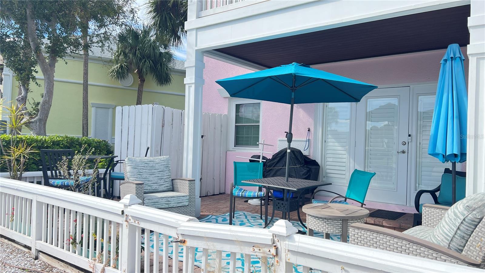 5164 Beach Dr Se #b Furnished Property Photo 2