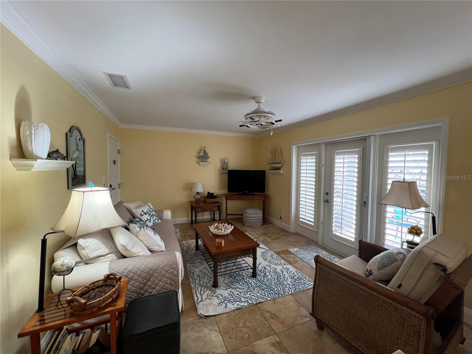 5164 Beach Dr Se #b Furnished Property Photo 3