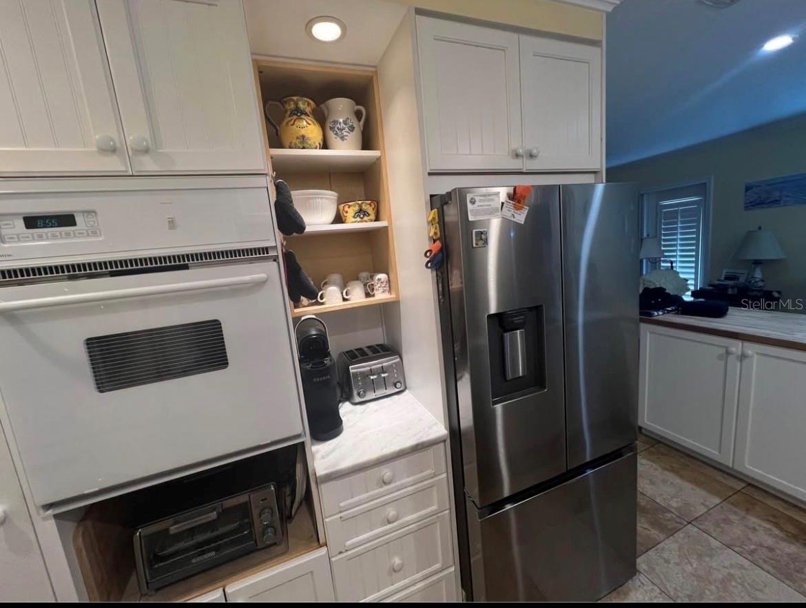 5164 Beach Dr Se #b Furnished Property Photo 5