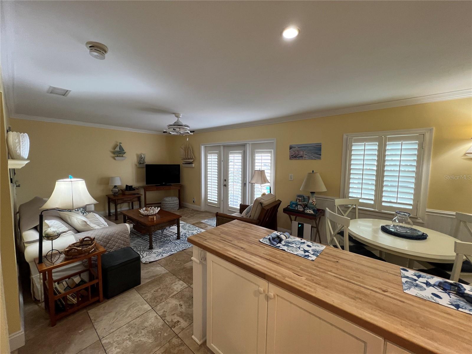 5164 Beach Dr Se #b Furnished Property Photo 11