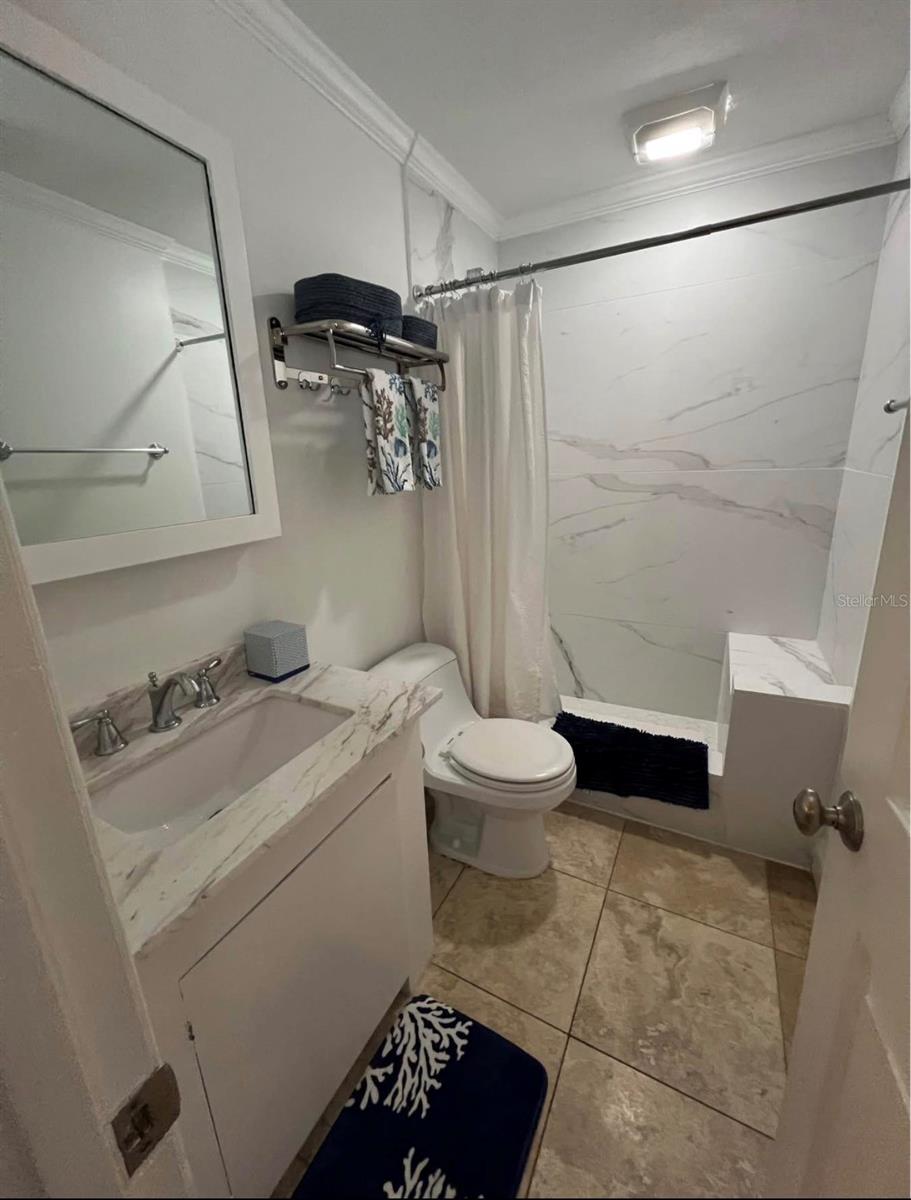 5164 Beach Dr Se #b Furnished Property Photo 12