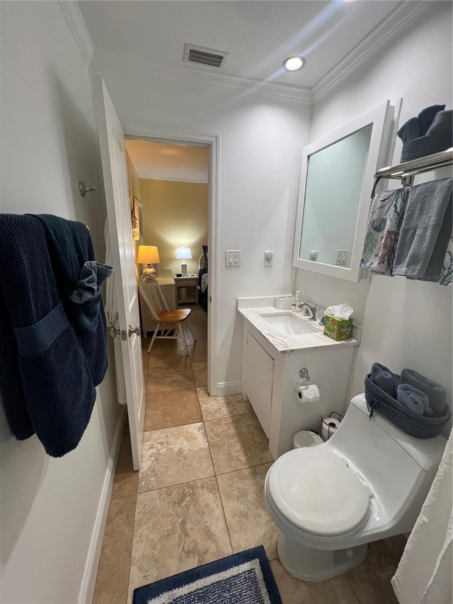 5164 Beach Dr Se #b Furnished Property Photo 18