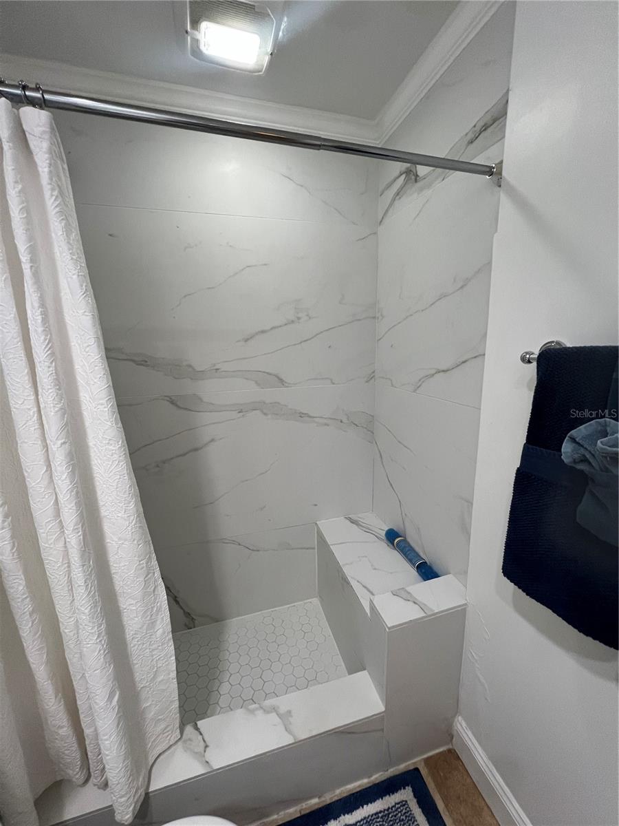 5164 Beach Dr Se #b Furnished Property Photo 19