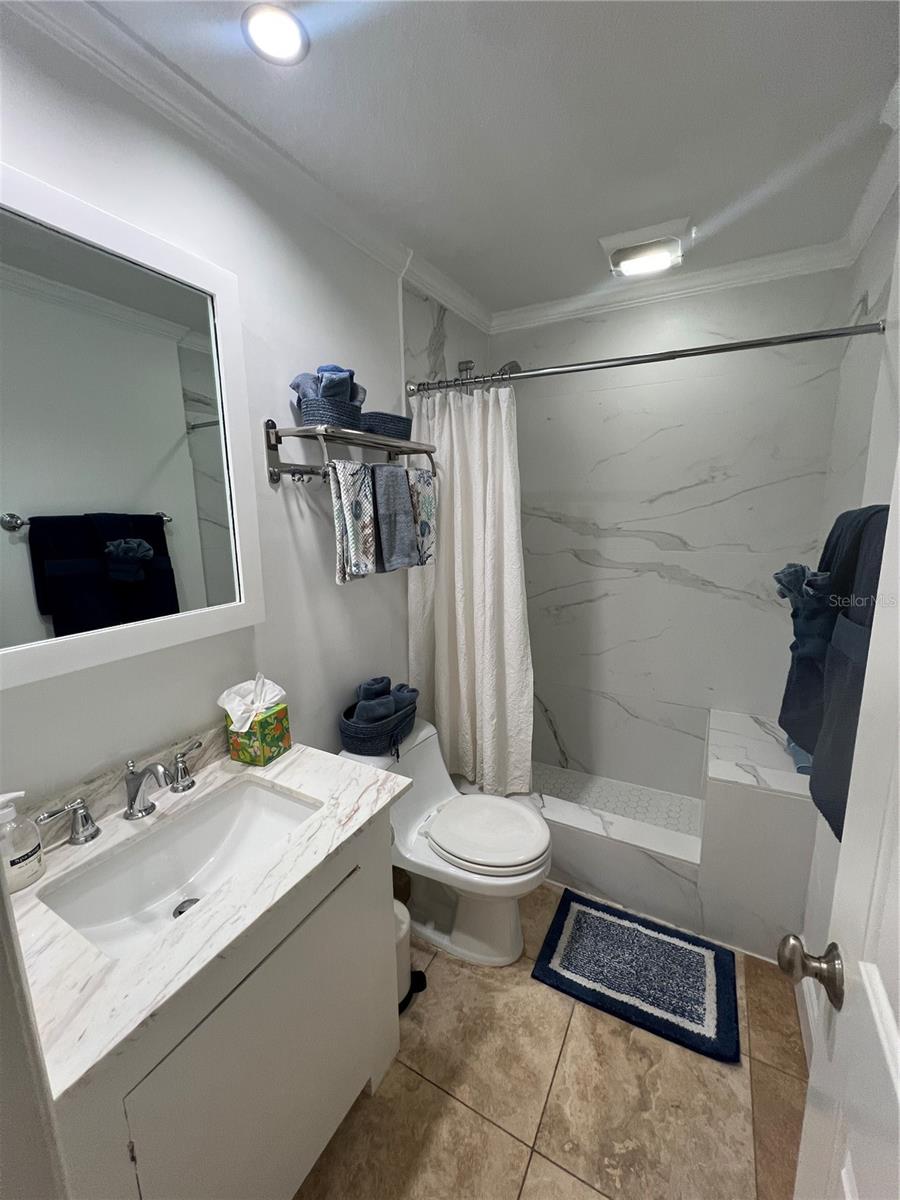 5164 Beach Dr Se #b Furnished Property Photo 22