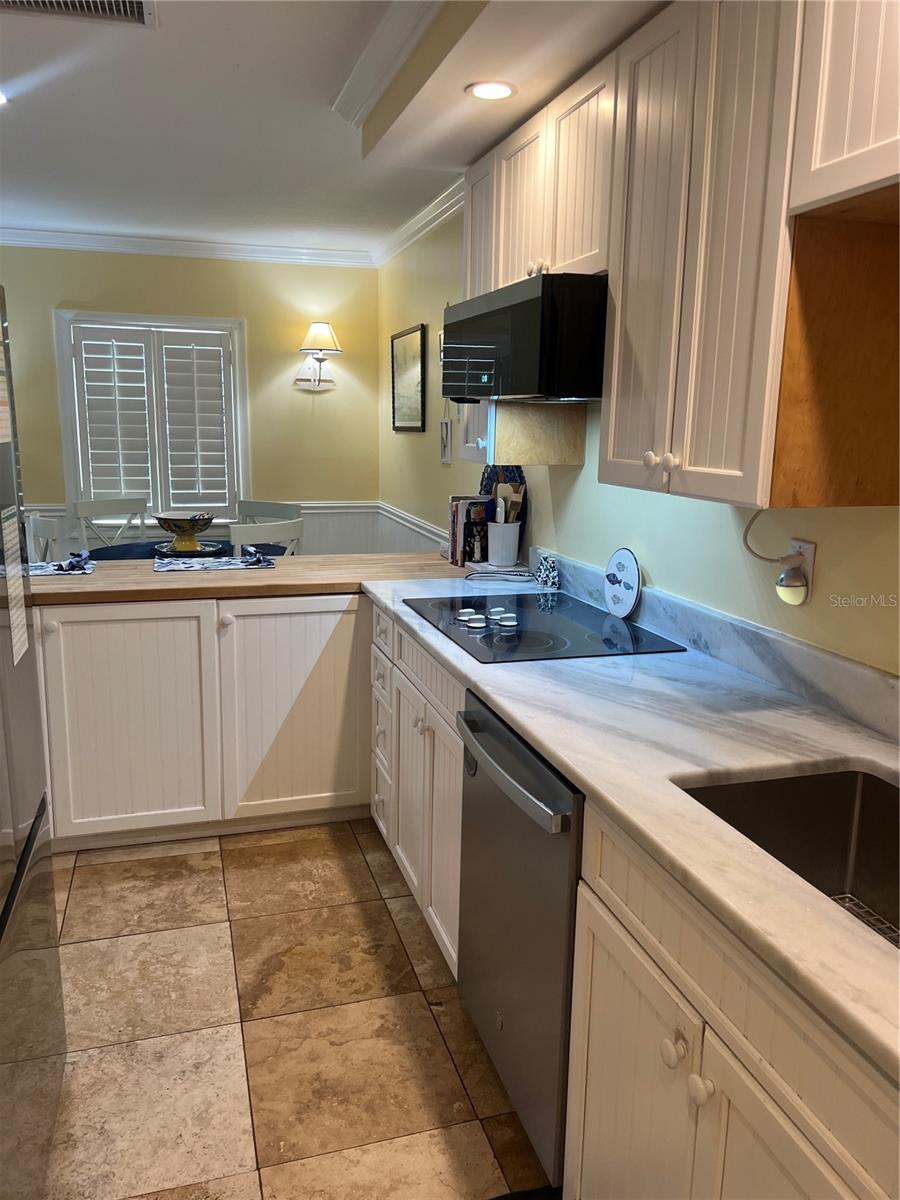 5164 Beach Dr Se #b Furnished Property Photo 28