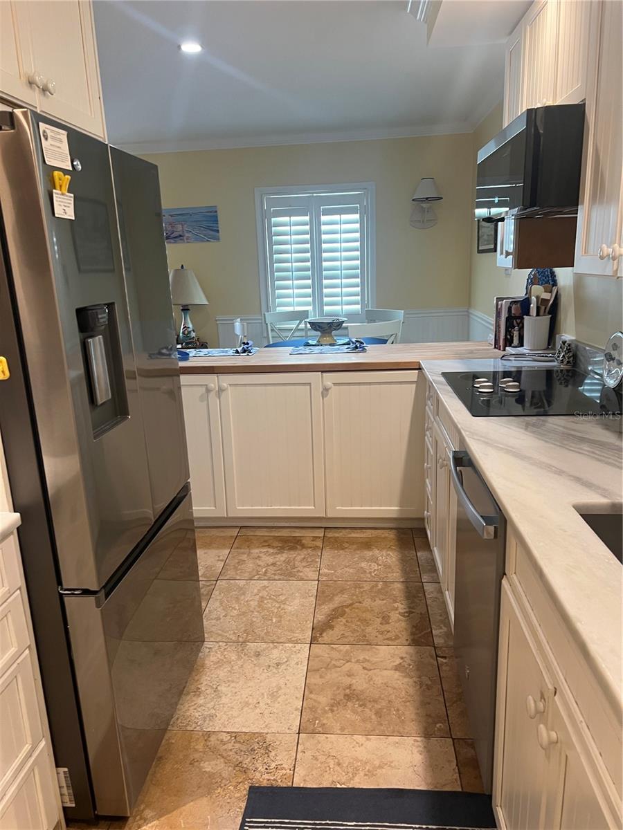 5164 Beach Dr Se #b Furnished Property Photo 91