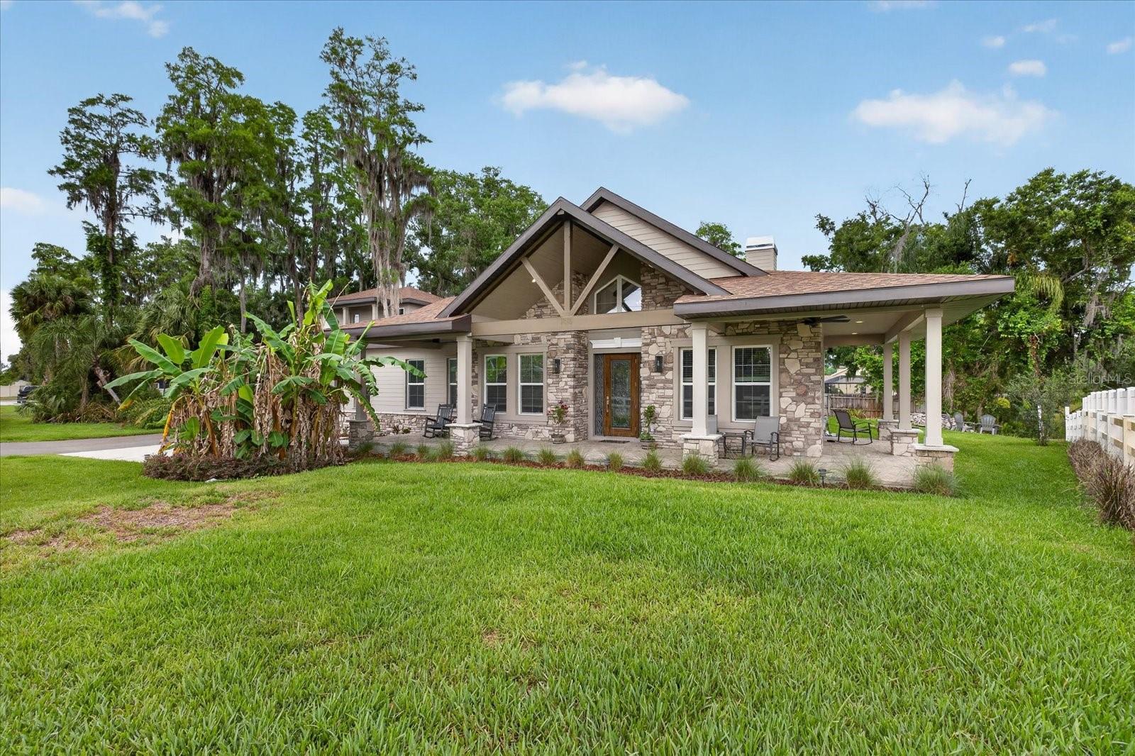 1208 Sunset Ln Property Photo