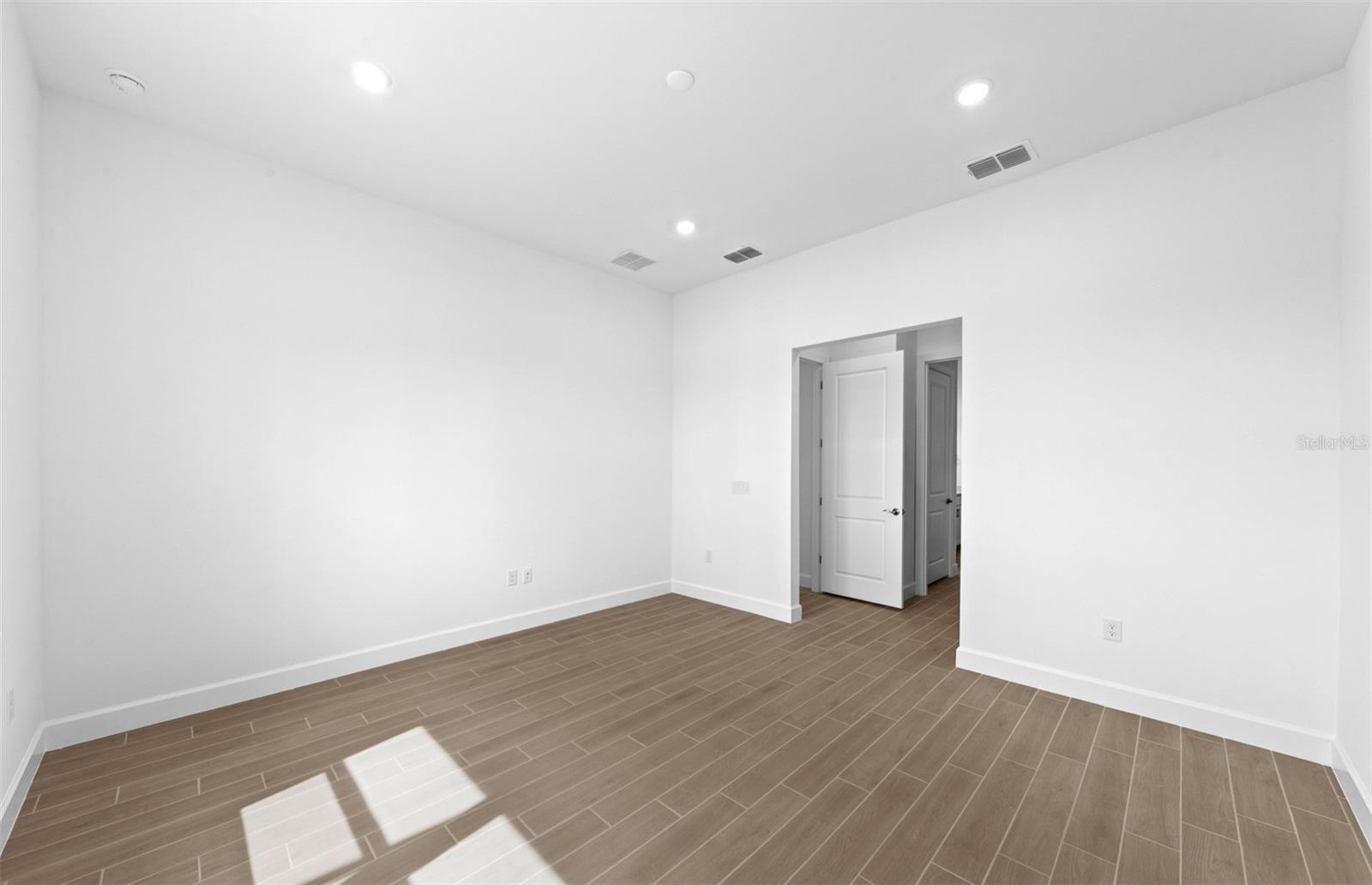 10362 Blue Runner Dr Property Photo 12