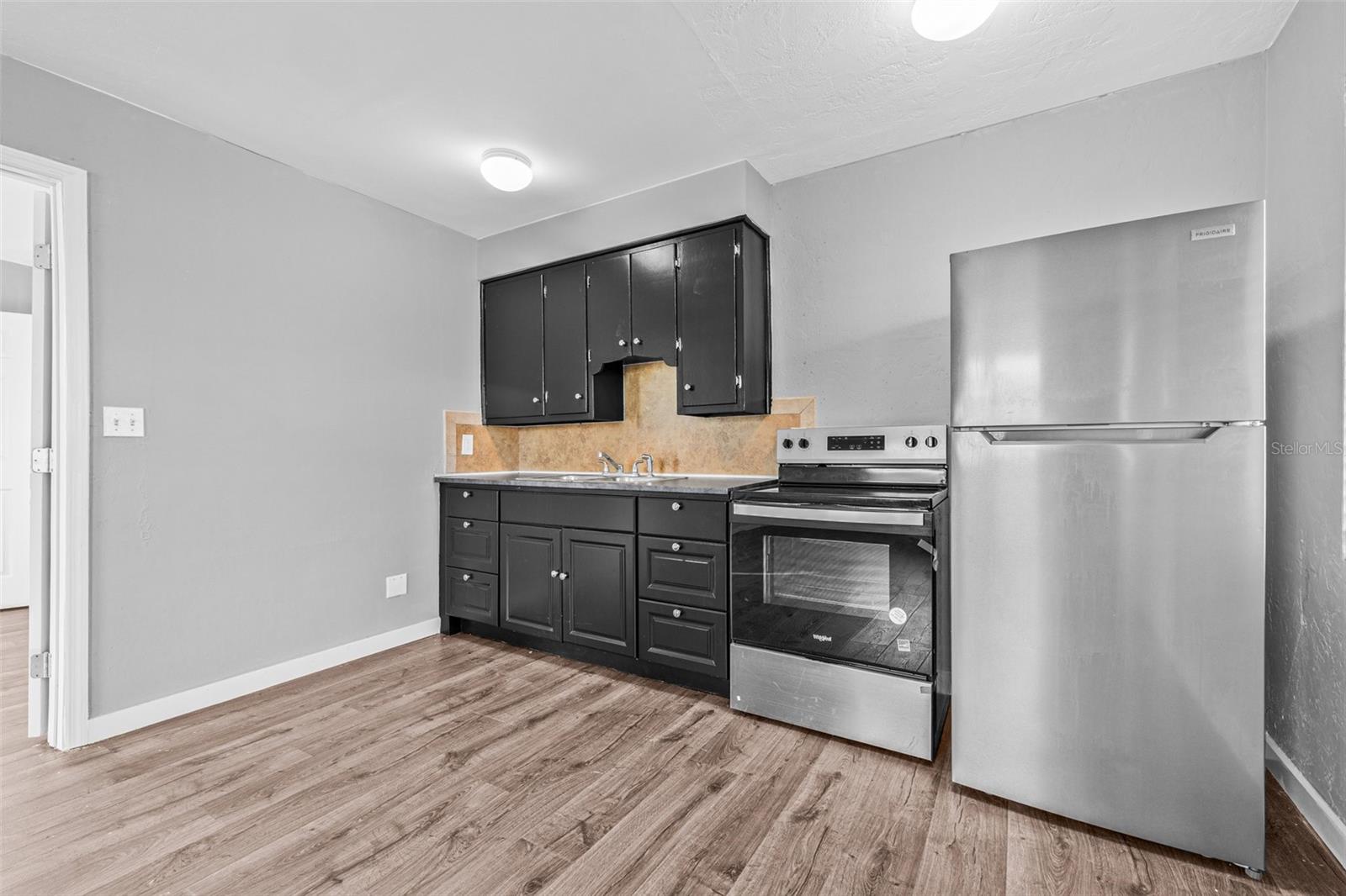 30 Lynn Way Property Photo 2