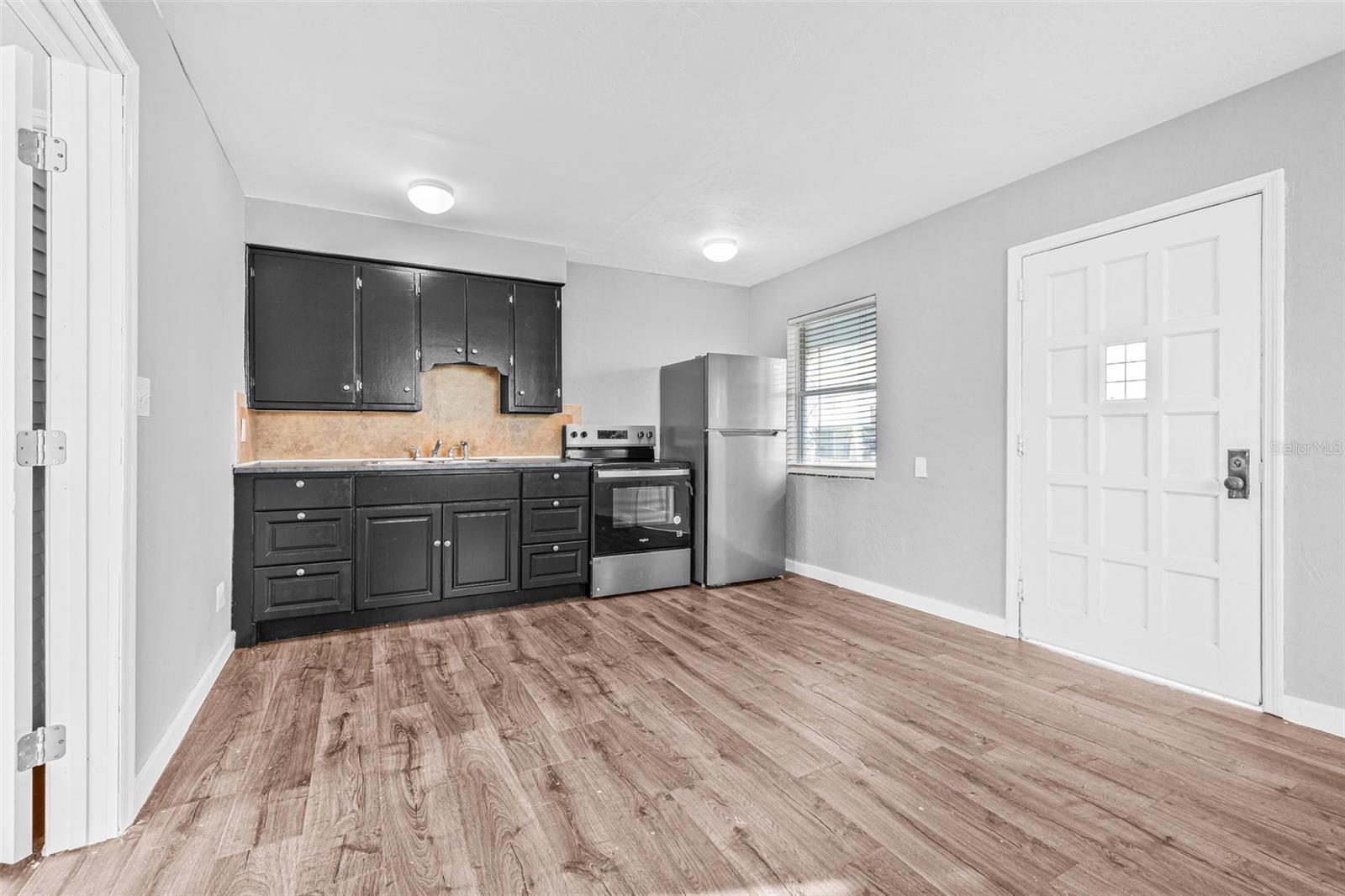 30 Lynn Way Property Photo 4