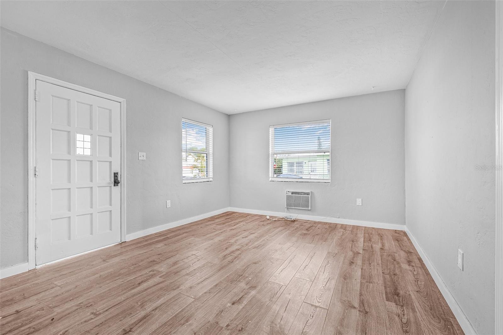 30 Lynn Way Property Photo 6