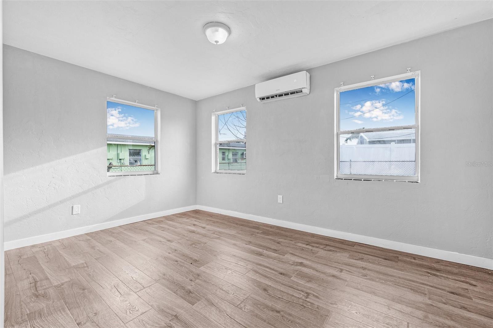 30 Lynn Way Property Photo 8