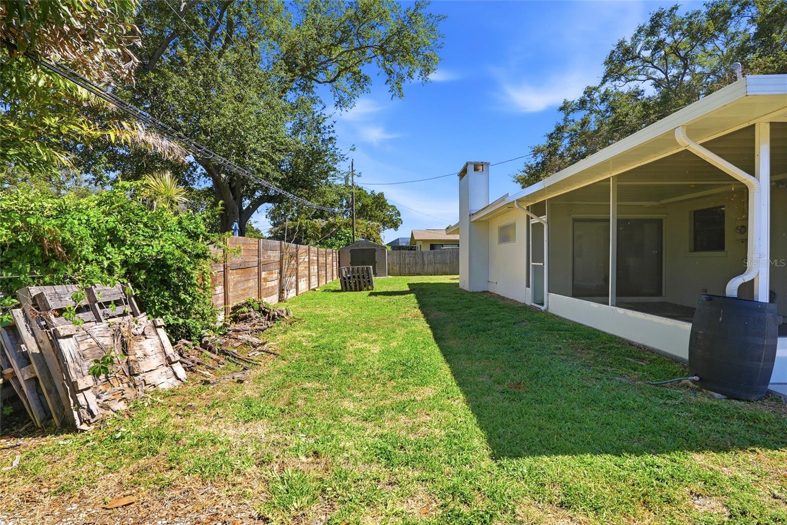 1349 Viewtop Dr Property Photo 24