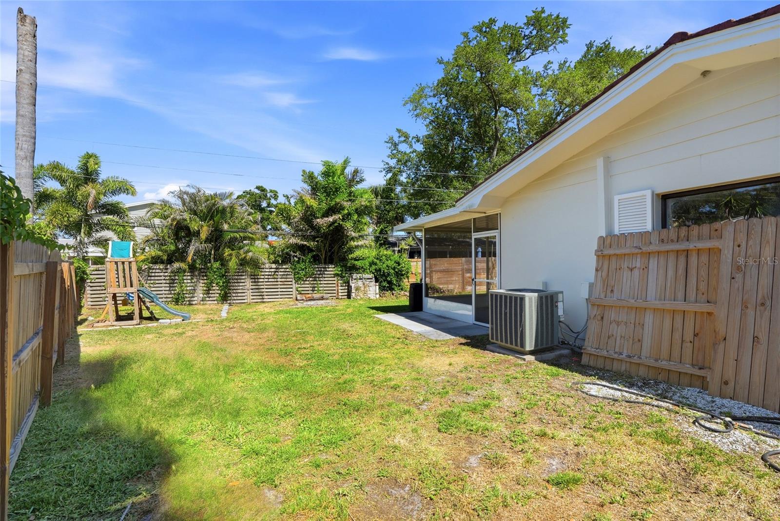 1349 Viewtop Dr Property Photo 26