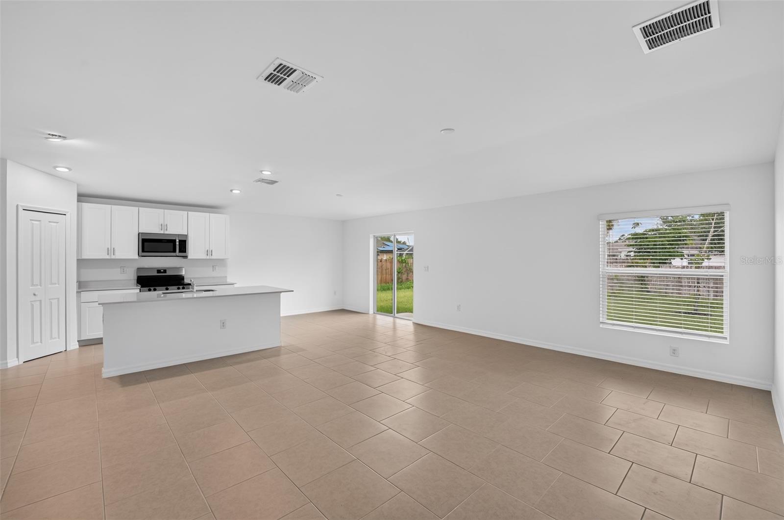 377 Atwater St Property Photo 6