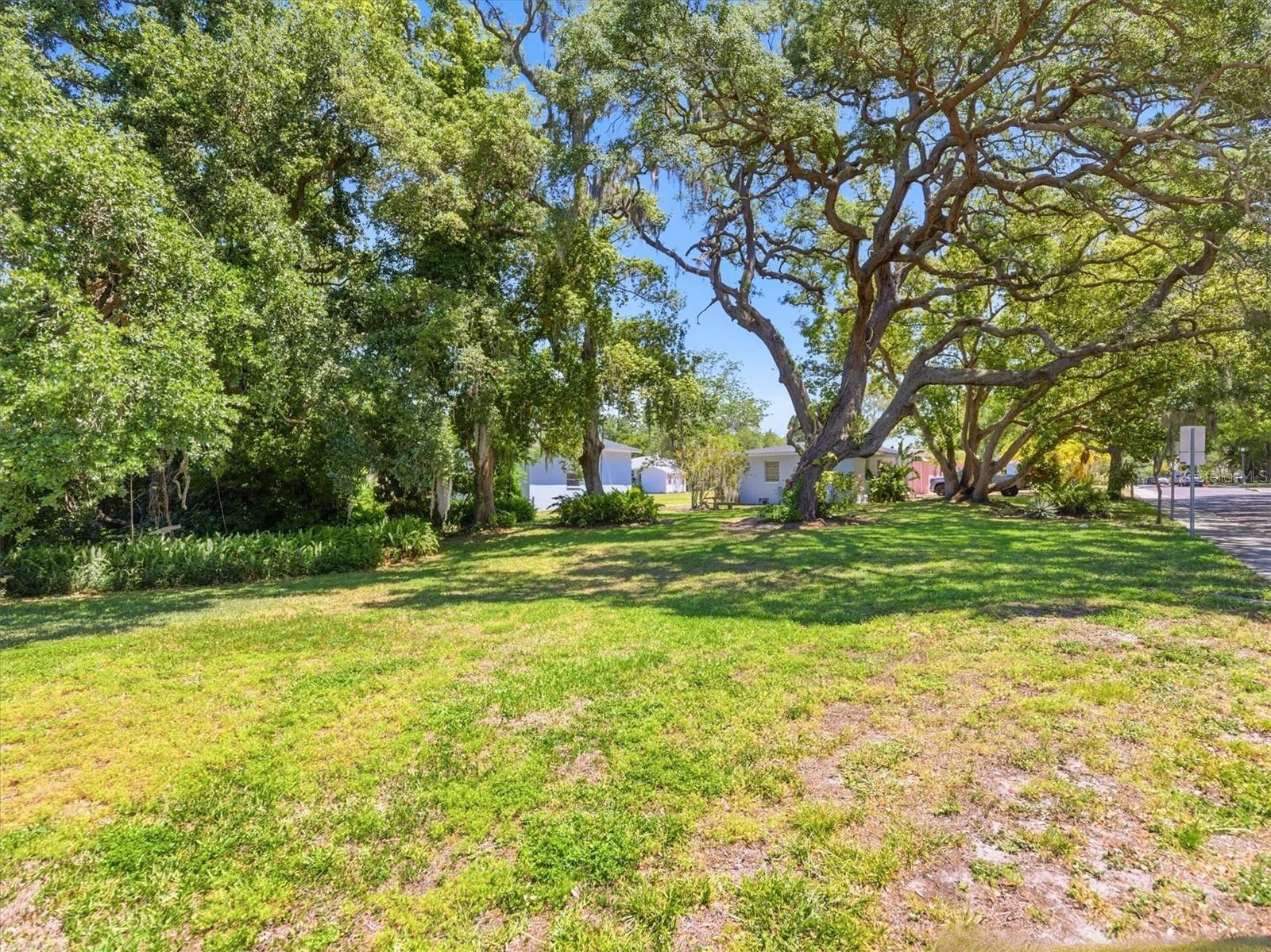 2nd St N Property Photo 36