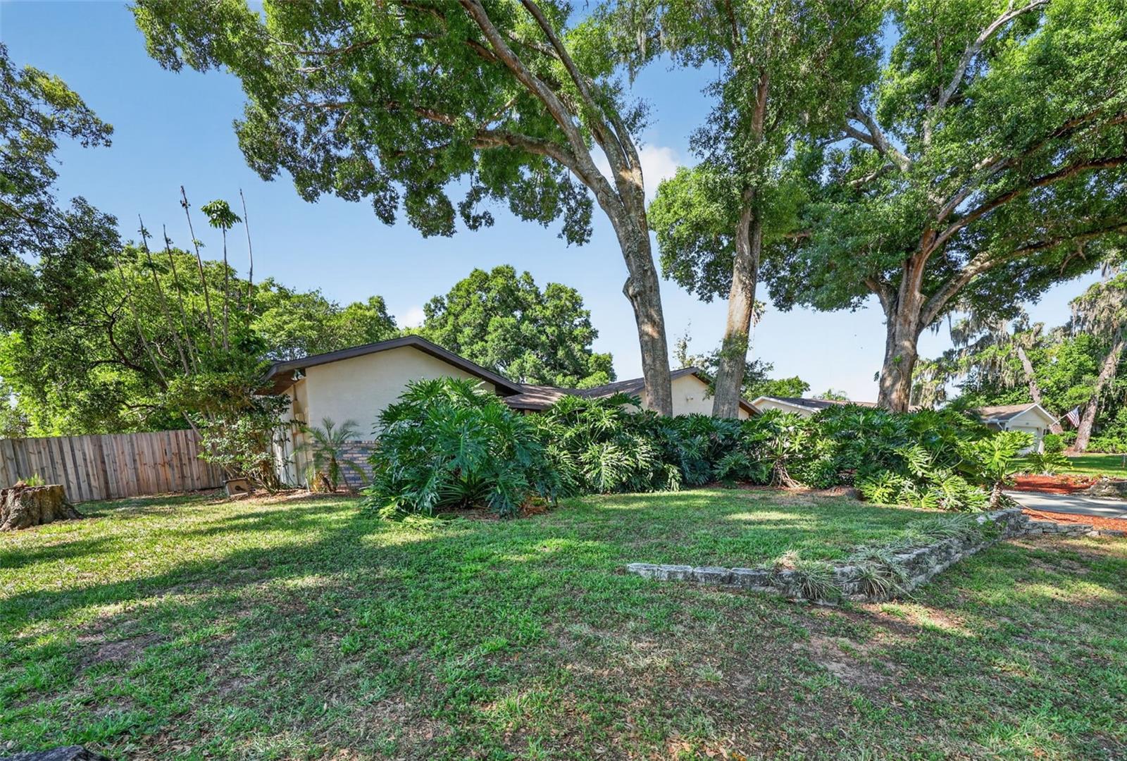 2713 Willow Oaks Dr Property Photo 2