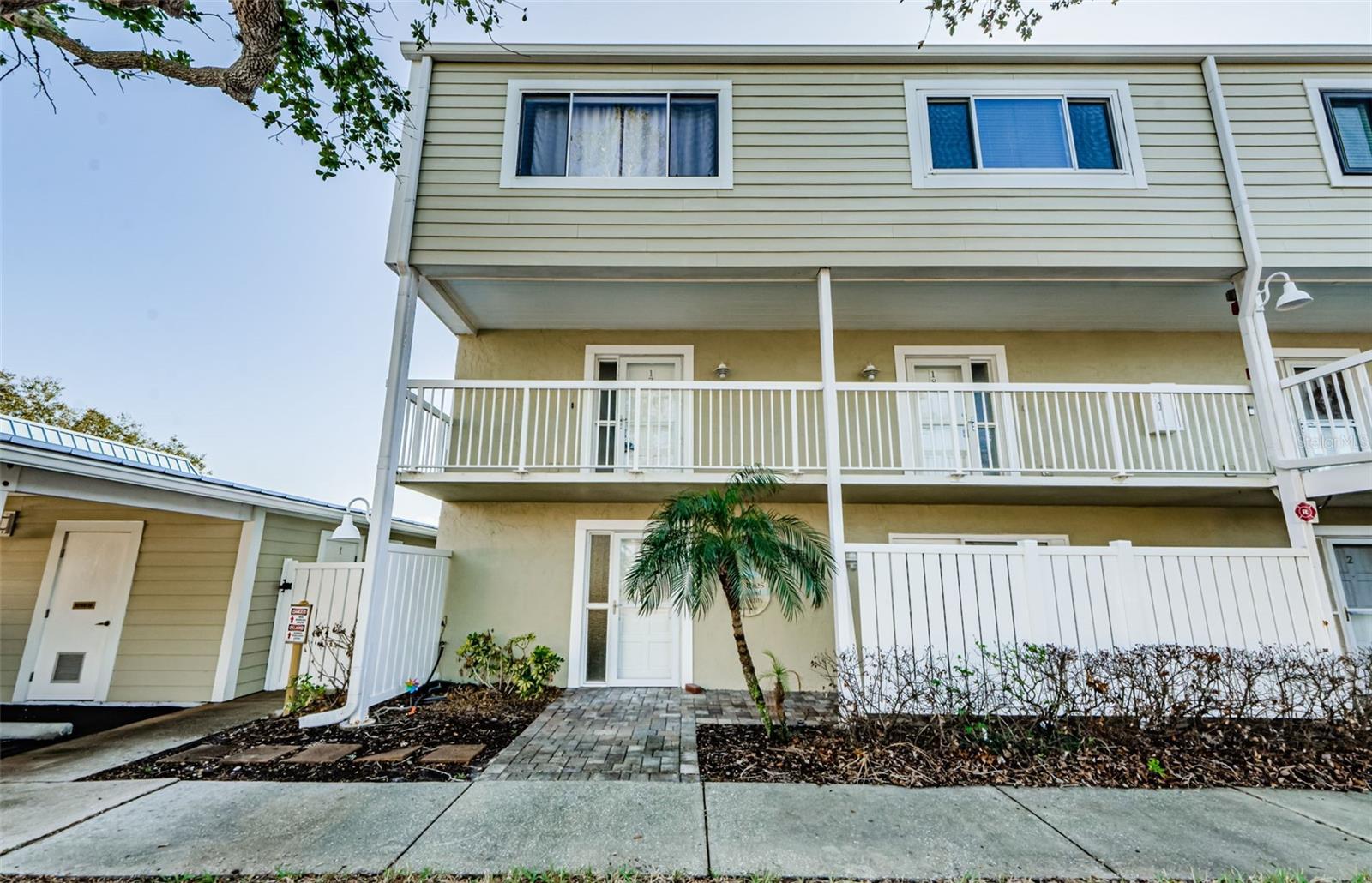 433 S Paula Dr #17 Property Photo 1