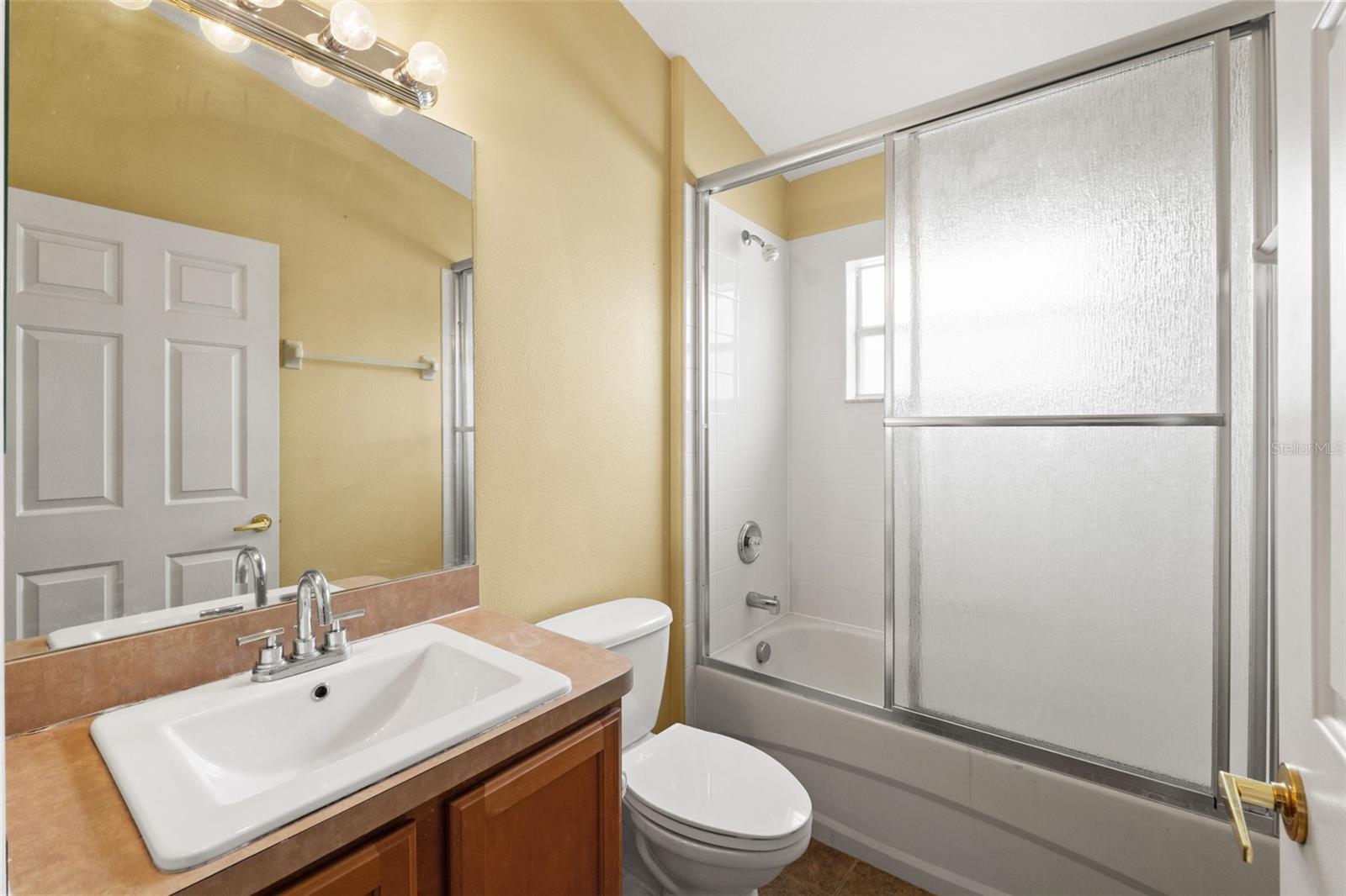 4490 Ayrshire Dr Property Photo 4