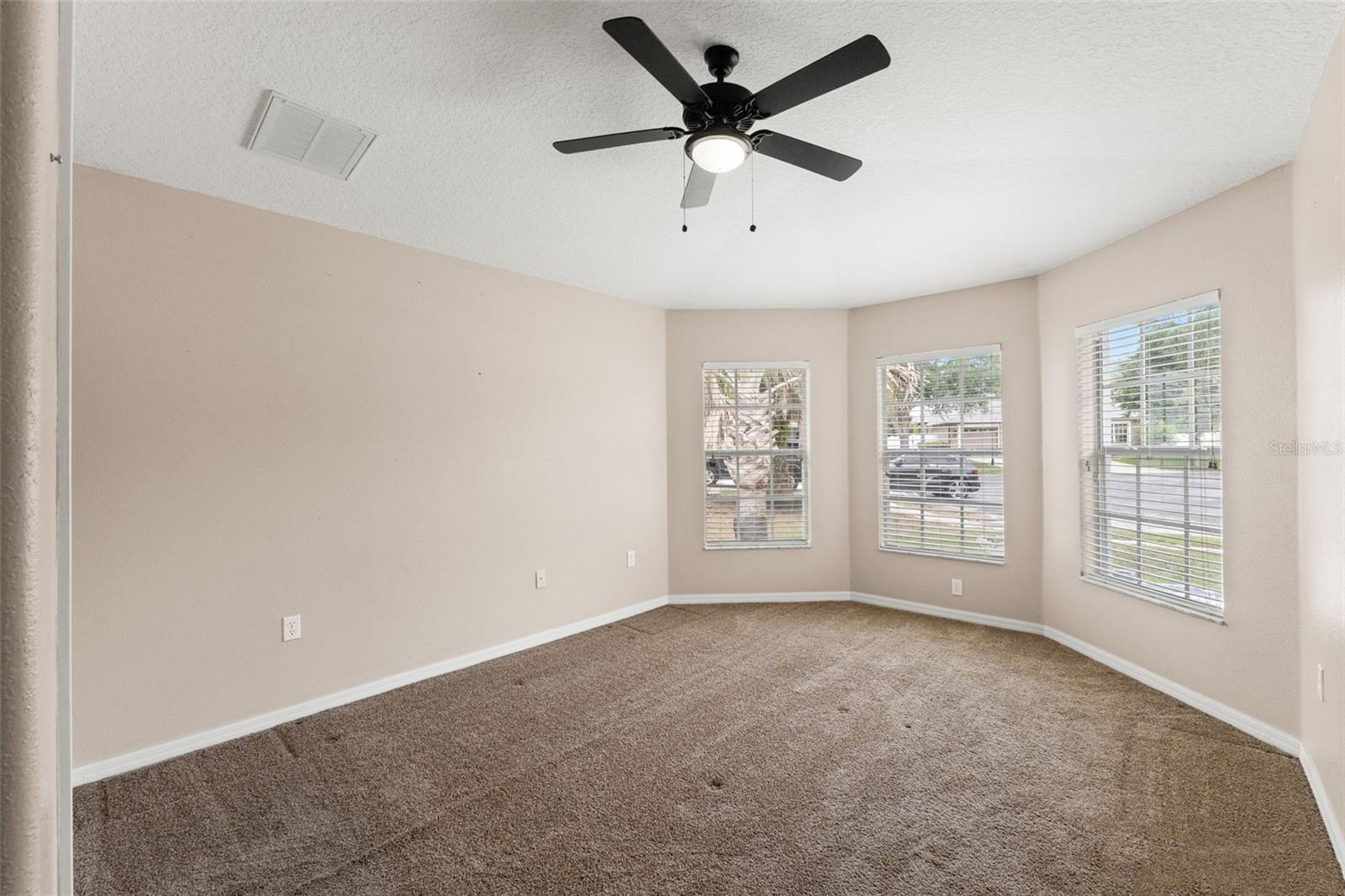 4490 Ayrshire Dr Property Photo 5