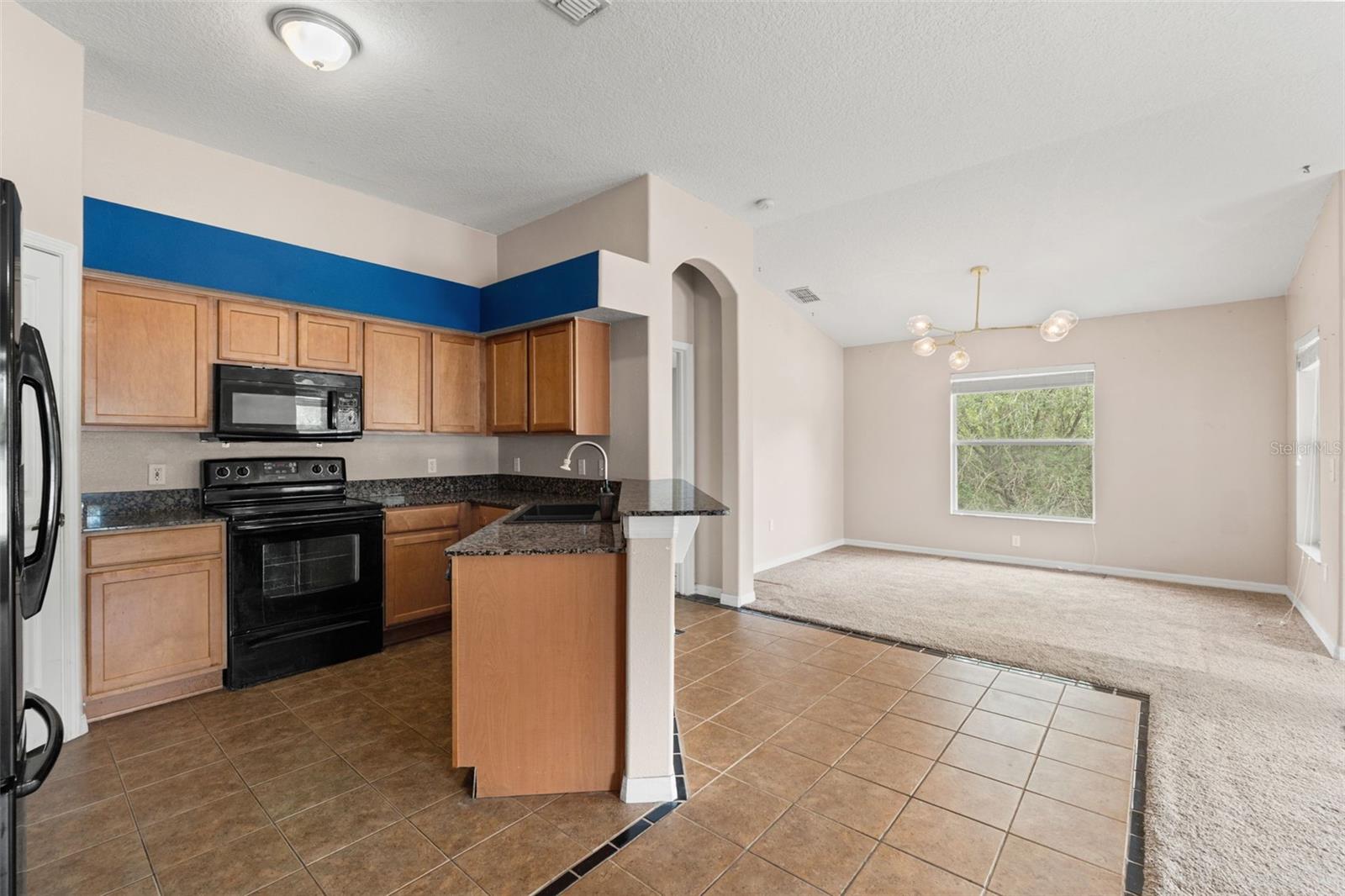 4490 Ayrshire Dr Property Photo 6