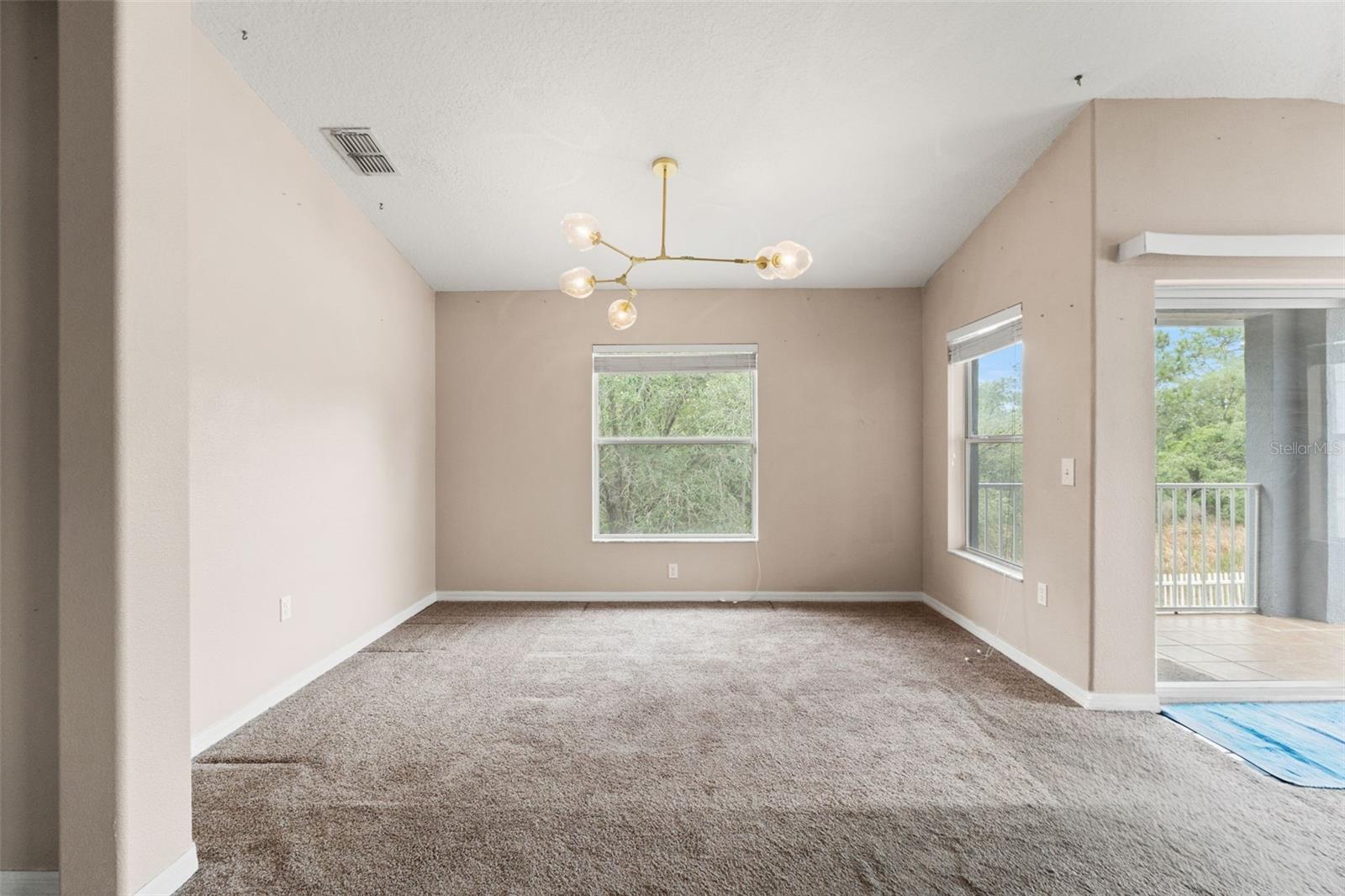 4490 Ayrshire Dr Property Photo 8